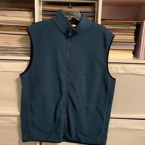 New Izod Fleece Vest -Mens large